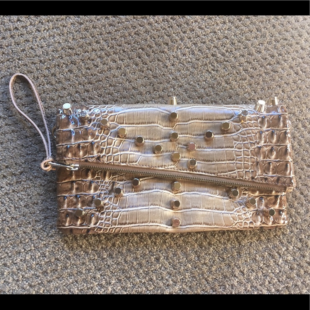 Faux patent crocodile clutch, cognac/gold